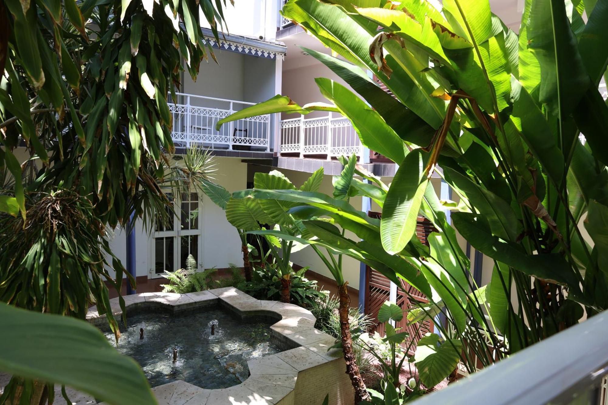 Hotel Le Boucan Canot Saint-Gilles Les Bains Exterior photo